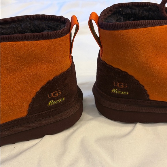 UGG x Reese’s Candy Collection Neumel II Boots - Picture 3 of 8